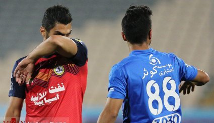استقلال تهران ۲ - نفت ۰