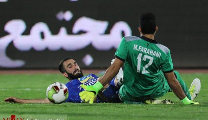 استقلال تهران ۲ - نفت ۰