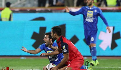 استقلال تهران ۲ - نفت ۰