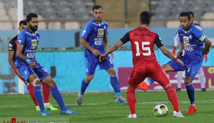استقلال تهران ۲ - نفت ۰