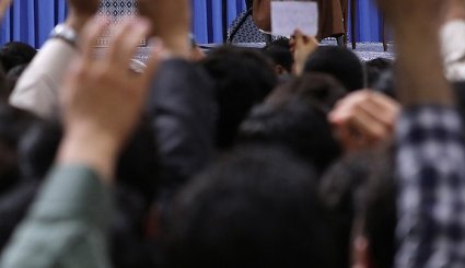 دیدار دانش‌آموزان و دانشجویان با رهبر انقلاب + تصاویر