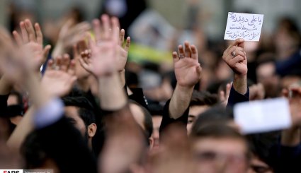 دیدار دانش‌آموزان و دانشجویان با رهبر انقلاب + تصاویر