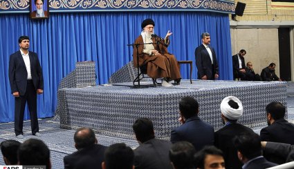 دیدار دانش‌آموزان و دانشجویان با رهبر انقلاب + تصاویر