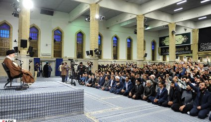 دیدار دانش‌آموزان و دانشجویان با رهبر انقلاب + تصاویر