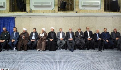 دیدار دانش‌آموزان و دانشجویان با رهبر انقلاب + تصاویر