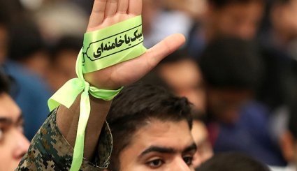 دیدار دانش‌آموزان و دانشجویان با رهبر انقلاب + تصاویر