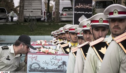 تشییع ۵۴ شهید تازه‌ تفحص‌ شده نیروی انتظامی در ستاد فرماندهی ناجا + تصاویر
