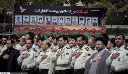 تشییع ۵۴ شهید تازه‌ تفحص‌ شده نیروی انتظامی در ستاد فرماندهی ناجا + تصاویر