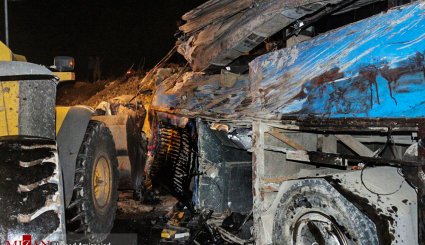 تصاویر/ واژگونی اتوبوس در جاده فیروزکوه
