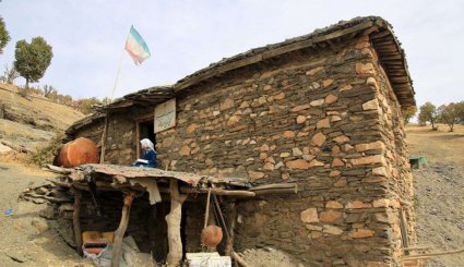 مدارس کوخ نشین در بانه