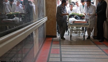 انتقال مصدومان حادثه واژگونی اتوبوس حامل زائران ایرانی به بیمارستان سینا