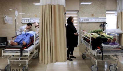 انتقال مصدومان حادثه واژگونی اتوبوس حامل زائران ایرانی به بیمارستان سینا