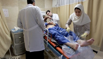 انتقال مصدومان حادثه واژگونی اتوبوس حامل زائران ایرانی به بیمارستان سینا
