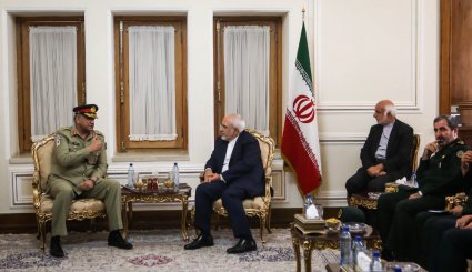 دیدار فرمانده ارتش پاکستان با وزیر امور خارجه + تصاویر