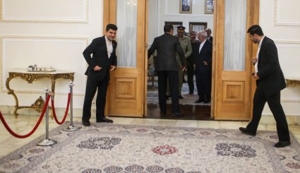 دیدار فرمانده ارتش پاکستان با وزیر امور خارجه + تصاویر