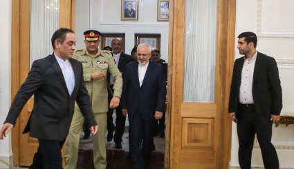 دیدار فرمانده ارتش پاکستان با وزیر امور خارجه + تصاویر