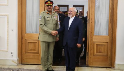 دیدار فرمانده ارتش پاکستان با وزیر امور خارجه + تصاویر