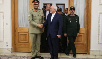 دیدار فرمانده ارتش پاکستان با وزیر امور خارجه + تصاویر