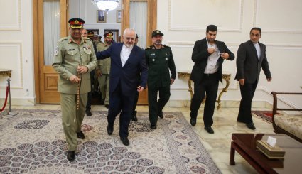 دیدار فرمانده ارتش پاکستان با وزیر امور خارجه + تصاویر