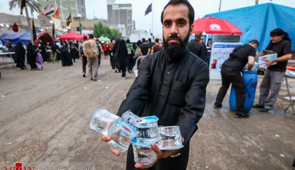 پذیرایی از زائران اربعین حسینی
