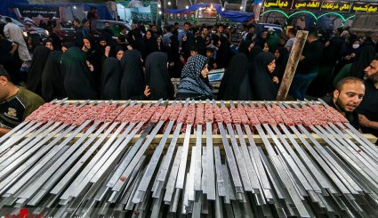 پذیرایی از زائران اربعین حسینی
