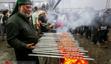 پذیرایی از زائران اربعین حسینی
