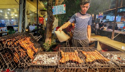 پذیرایی از زائران اربعین حسینی
