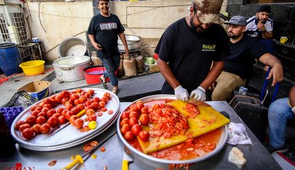 پذیرایی از زائران اربعین حسینی
