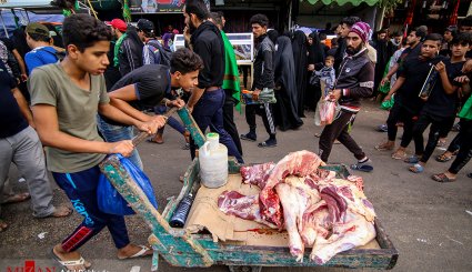 پذیرایی از زائران اربعین حسینی
