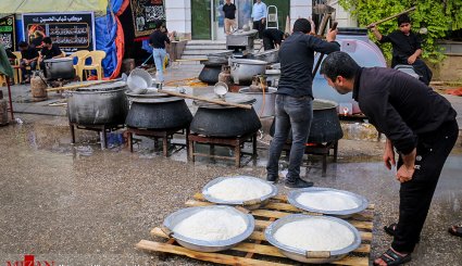 پذیرایی از زائران اربعین حسینی
