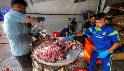 پذیرایی از زائران اربعین حسینی
