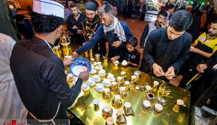 پذیرایی از زائران اربعین حسینی
