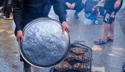 پذیرایی از زائران اربعین حسینی
