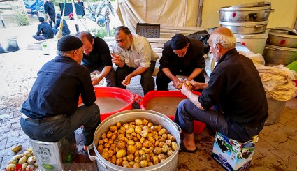 پذیرایی از زائران اربعین حسینی
