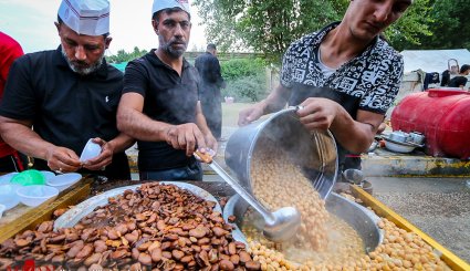 پذیرایی از زائران اربعین حسینی
