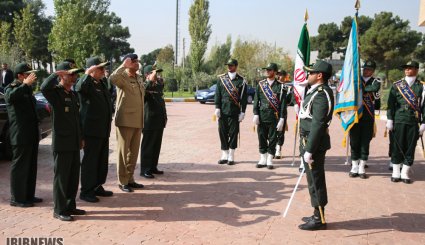 دیدار فرمانده ارتش پاکستان با فرمانده سپاه پاسداران
