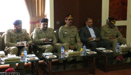 دیدار فرمانده ارتش پاکستان با فرمانده سپاه پاسداران
