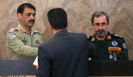 تصاویر/ نشست خبری مشترک فرماندهان نظامی ایران و پاکستان