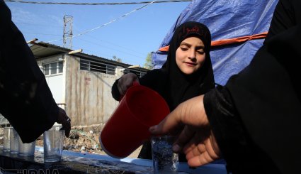 راهپیمایی زایرین اربعین در مسیر نجف به کربلا 
