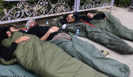 راهپیمایی زایرین اربعین در مسیر نجف به کربلا 