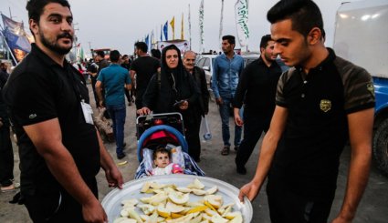 پذیرایی از زائران پیاده کربلا