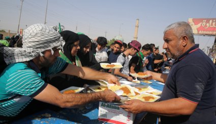 پذیرایی از زائران پیاده کربلا
