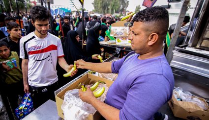 پذیرایی از زائران پیاده کربلا
