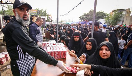 پذیرایی از زائران پیاده کربلا