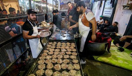 پذیرایی از زائران پیاده کربلا