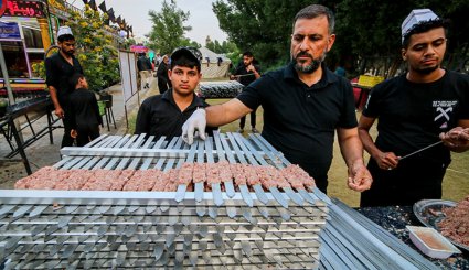 پذیرایی از زائران پیاده کربلا