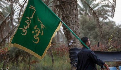 پیاده روی زائران اربعین حسینی از مسیر سماوه به کربلا
