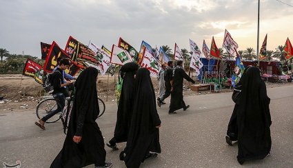 پیاده روی زائران اربعین حسینی از مسیر سماوه به کربلا
