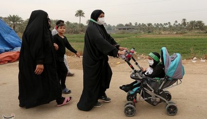 پیاده روی زائران اربعین حسینی از مسیر سماوه به کربلا
