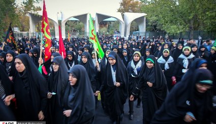 عزاداری دانشجویان از دانشگاه تهران تا حسینیه امام خمینی (ره) + تصاویر